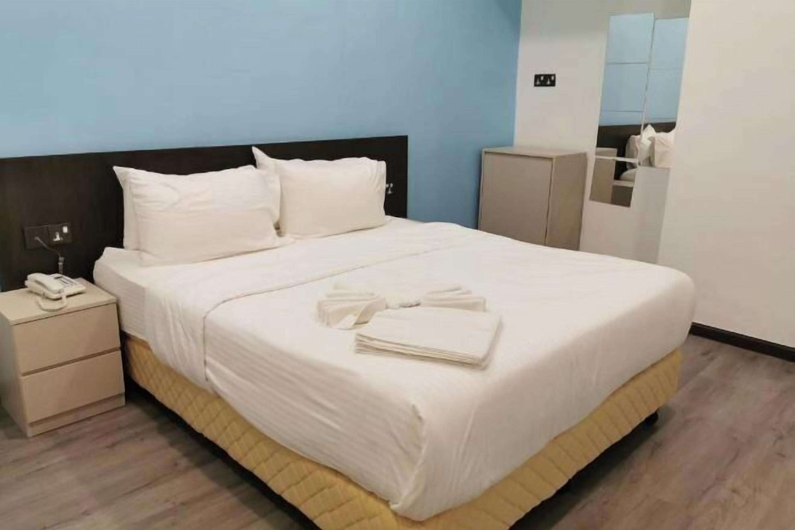 Soundproofing, free WiFi