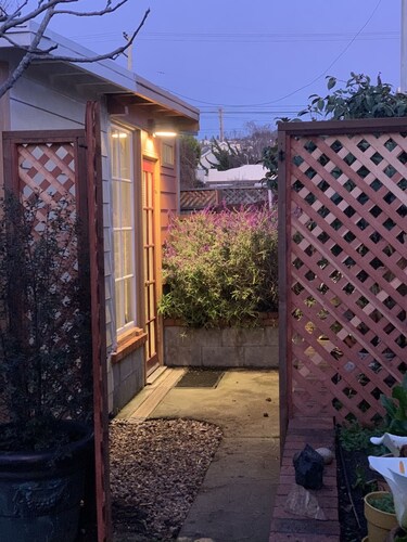 Viehättävä uusi mökki erinomaisella paikalla