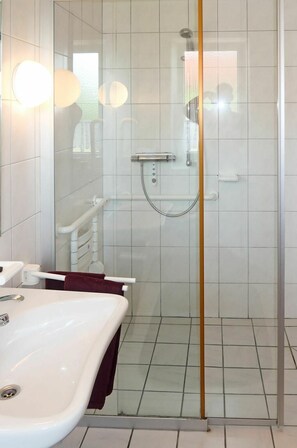 Towels - Nice apartment in villa for 8 guests with WIFI, TV, terrace and pets allowed (Weener)