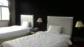 Double or Twin Room | Blackout drapes, bed sheets