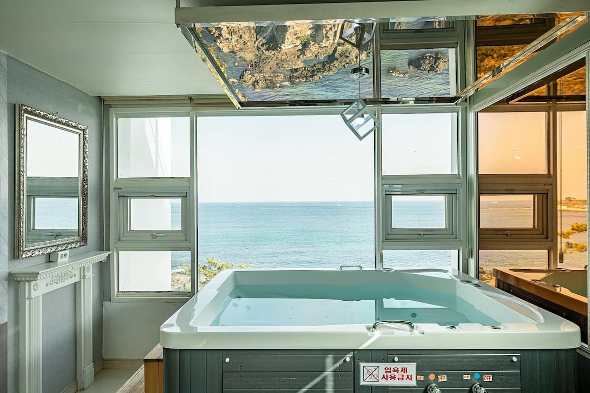 Ocean View Spa B7 | 2 bedrooms, free WiFi