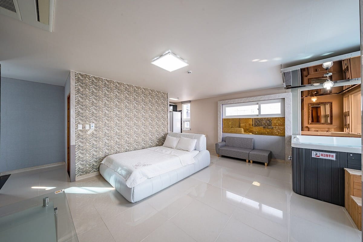 Ocean View Spa B1 | 2 bedrooms, free WiFi