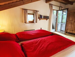 2 camere, culla da viaggio, Wi-Fi gratuito, lenzuola