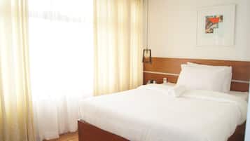 Deluxe enkelrum | Skrivbord, arbetsyta för laptop, gratis wi-fi och sängkläder