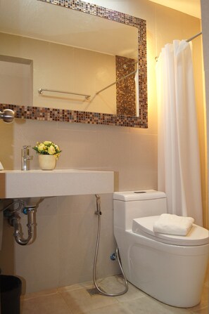 Free toiletries, towels, soap, shampoo