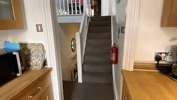 Deluxe Apartment | Private kitchen | Fridge, microwave, oven, dishwasher