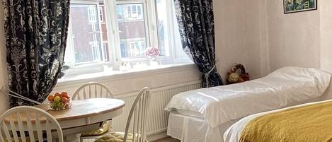 Căn hộ Deluxe | 3 phòng ngủ, két bảo mật tại phòng, trang trí khác biệt