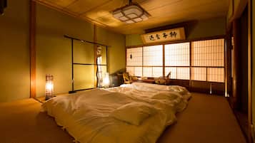 Room for 4 Guests, Shared Bathroom, B | Free WiFi