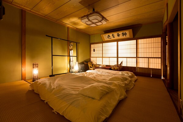 Room for 4 Guests, Shared Bathroom, B