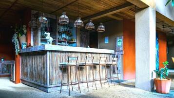 Bar (en la propiedad)