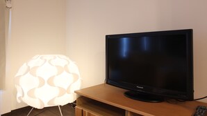 스탠다드 더블룸 | TV