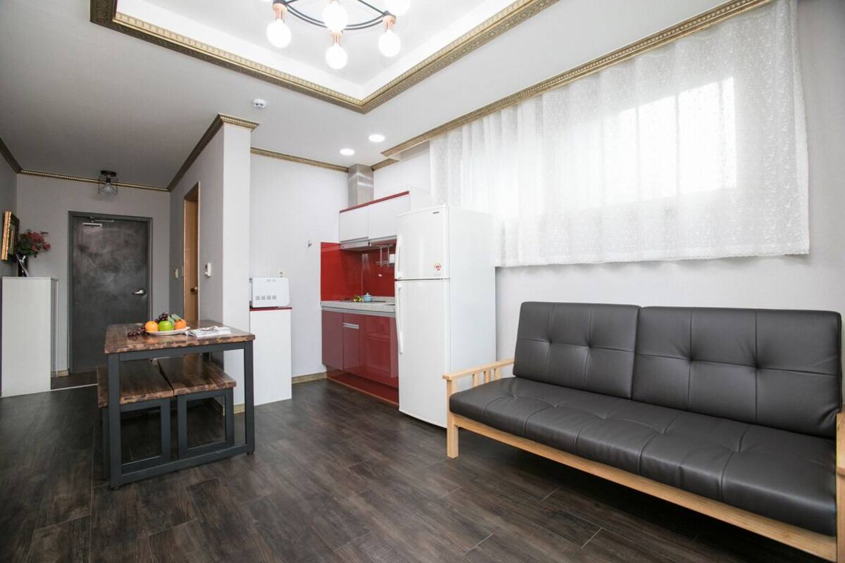 Family House (Hosoo 102) | Living area | Flat-screen TV