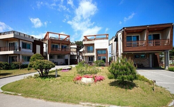 Front of property - If you go there Pension (Gangneung)