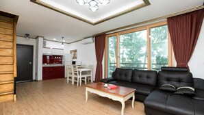 Loft (Hosoo 201) | Zona de estar | Una televisión de pantalla plana