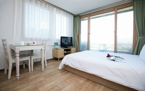 Studio (Solhyang 101) | Free WiFi - If you go there Pension (Gangneung)