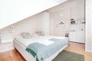 Studio | Individuell dekoriert, individuell eingerichtet, Schreibtisch