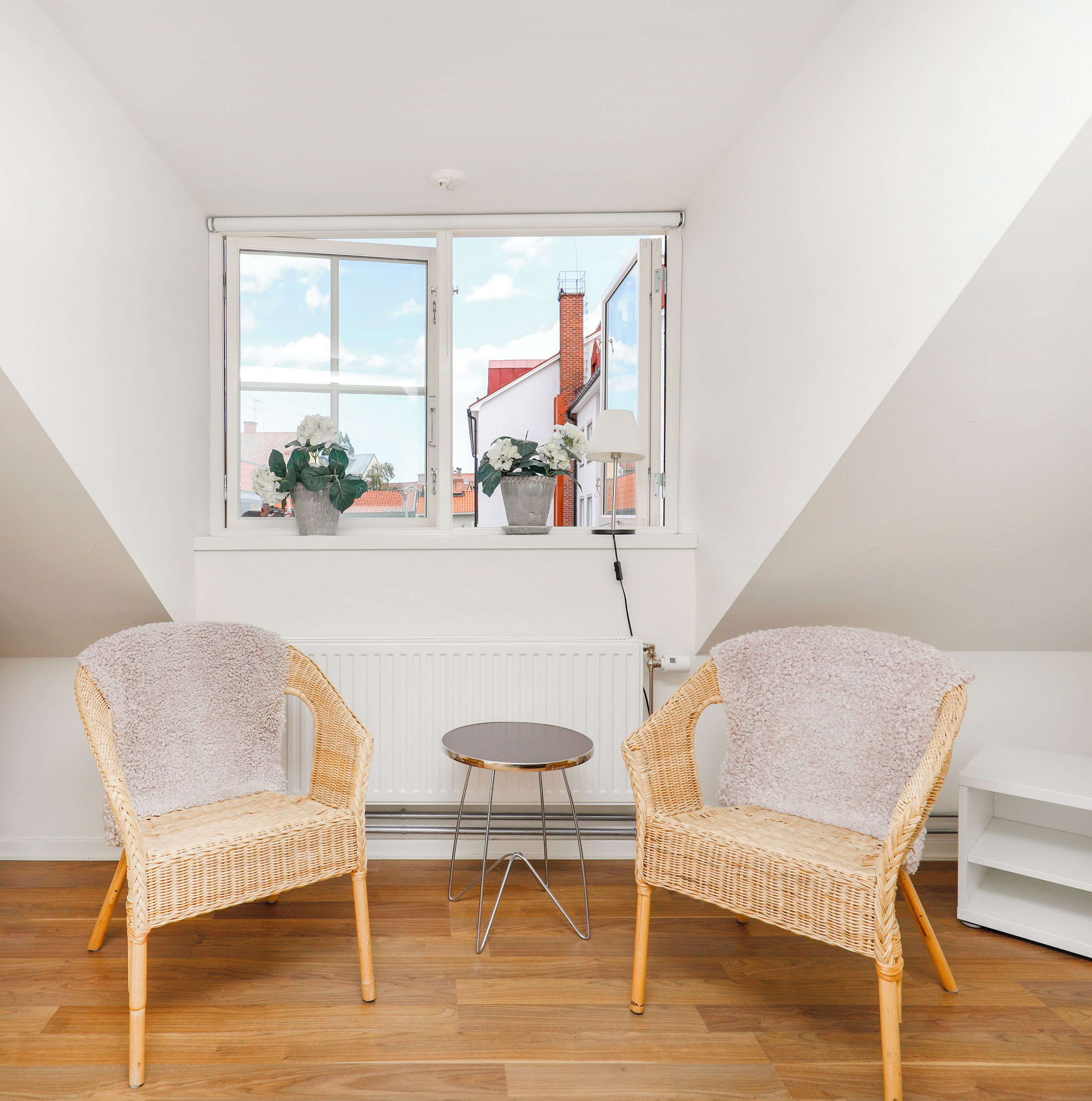 deluxe suite | 1 bedroom, individually decorated, individually furnished, desk