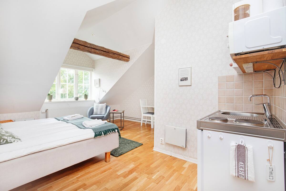 studio | 1 bedroom, individually decorated, individually furnished, desk