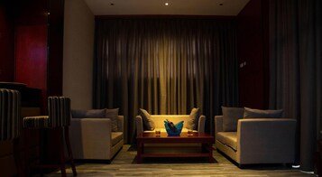 标准房, 1 张大床 | 客厅 | 智能电视