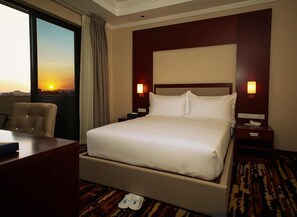 Premium bedding, down duvets, pillow-top beds, minibar - Daamat Hotel (Addis Ababa)