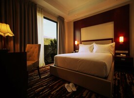 Family Room | Peralatan tempat tidur premium, gebar bulu kapas, tilam berlapik 