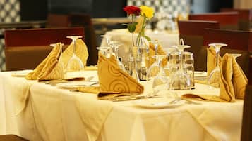 Spécialités Cuisine locale et internationale