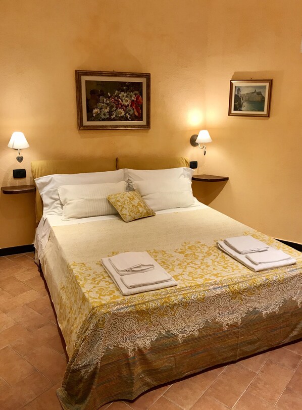 2 chambres, bureau, fer et planche à repasser, accès au Wi-Fi (inclus)