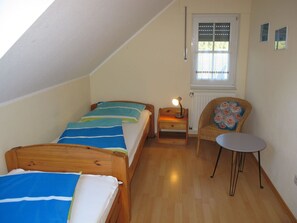 3 slaapkamers, reisbedje, gratis wifi, beddengoed