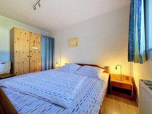 Unclassified image, 5 of 24, button - Lovely apartment in villa for 2 guests with WIFI, TV, terrace and pets allowed (Waren)