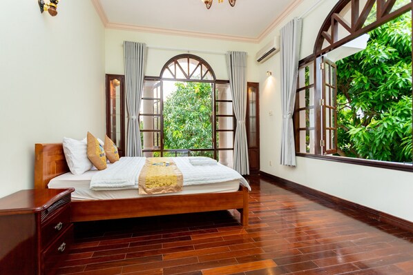 8 chambres, fer et planche à repasser, Wi-Fi