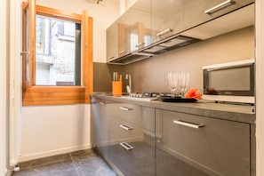 Appartement, 3 chambres | Coin cuisine privé