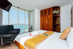 5 bedrooms, iron/ironing board, WiFi - Villa Seaview 8. 71A Tran Phu (Tp. Vũng Tàu)