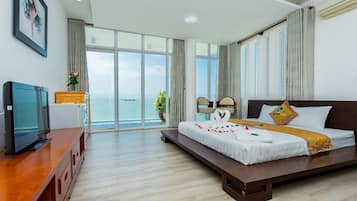 5 bedrooms, iron/ironing board, WiFi