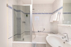 Doppia Superior | Bagno | Doccia, asciugacapelli, asciugamani