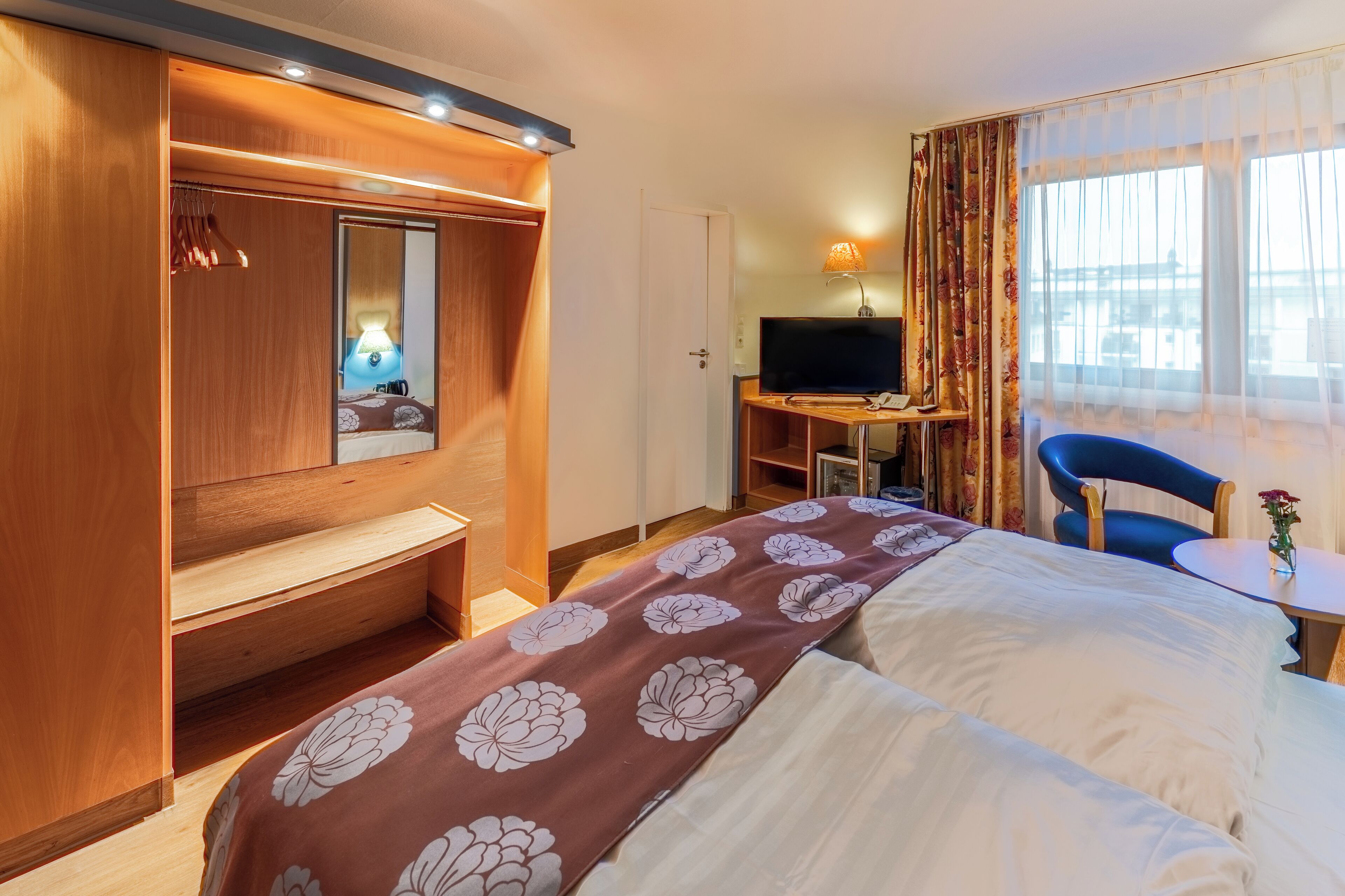 Phòng đôi Superior | Bộ đồ giường kháng dị ứng, két bảo mật tại phòng, bàn, màn/rèm cản sáng 