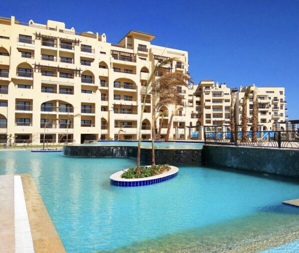 Pool - Luxury Hurghada Self- Catering Apartments & Studios, Al Dau Heights  (Hurghada)