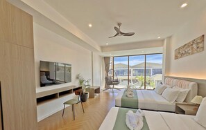 Desk, laptop workspace, free WiFi - Chez Judy Resort (Panglao)