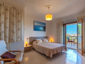 3 bedrooms, iron/ironing board, travel cot, free WiFi - Beautiful private villa for 6 people with WIFI, A/C, private pool, TV and patio (Llucmajor)