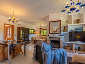 TV, DVD player - Beautiful private villa for 6 people with WIFI, A/C, private pool, TV and patio (Llucmajor)