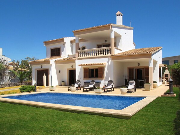 Exterior - Beautiful private villa for 6 people with WIFI, A/C, private pool, TV and patio (Llucmajor)