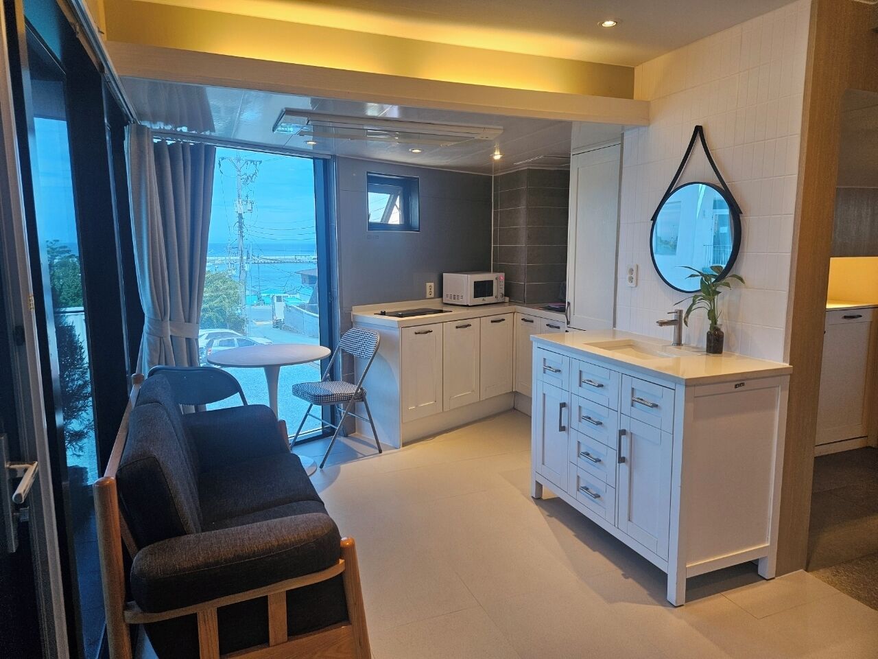 B 201 Room | Exterior