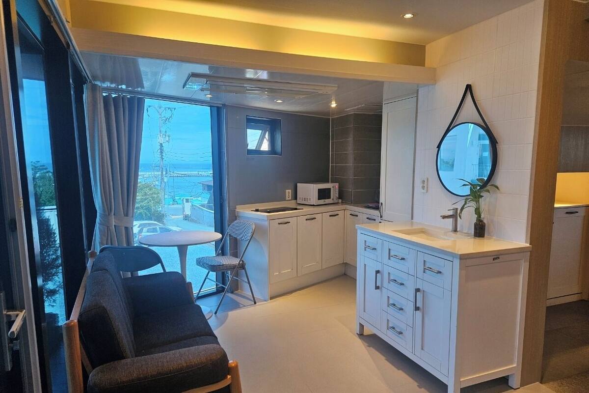 B 201 Room | Exterior