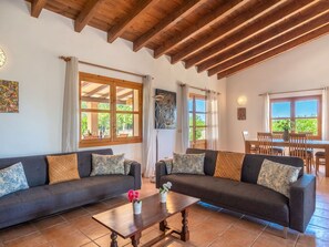 TV, peis og DVD-spiller