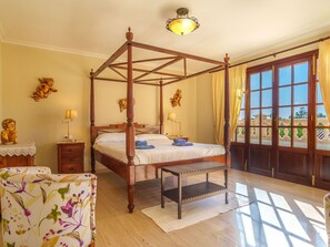 3 soverom, strykejern/-brett, reiseseng for barn og wi-fi (inkludert)