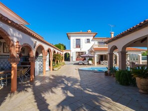 Outdoor dining - Beautiful private villa for 6 guests with private pool, A/C, WIFI, TV, terrace and panoramic view (Manacor)