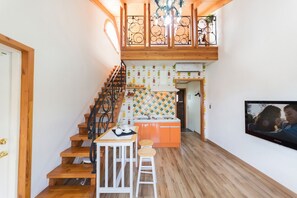 Maisonette (LUBERON) | Wohnbereich | 42-Zoll-LCD-Fernseher mit Kabelempfang, Fernseher
