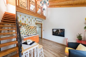 Alloggio su due livelli (LUBERON) | Area soggiorno | TV LCD 42 pollici con canali via cavo, TV
