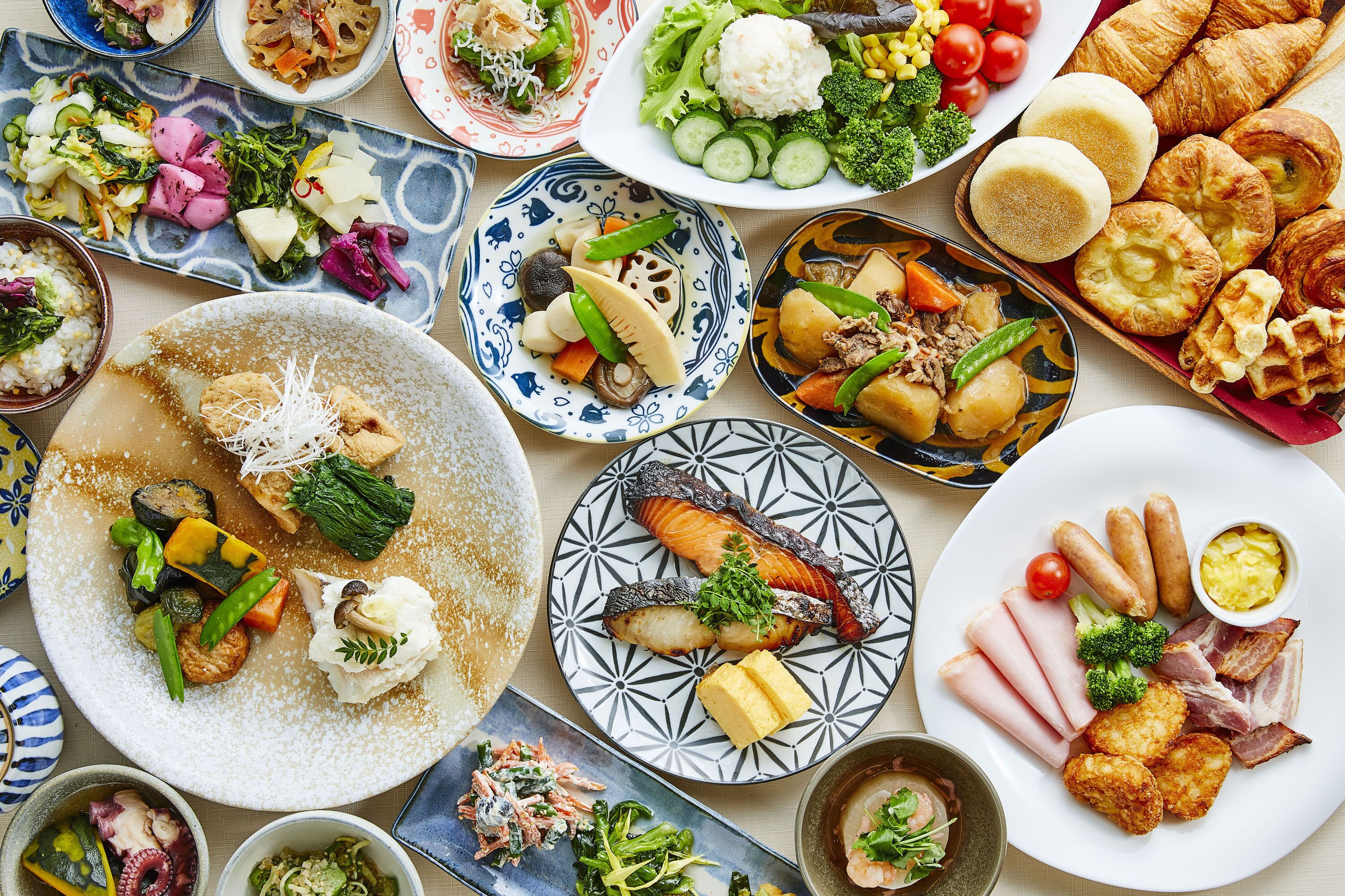 daily buffet breakfast (jpy 2700 per person)