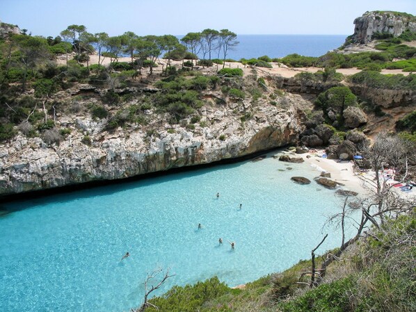 Beach - Stunning private villa for 5 guests with A/C, TV and terrace (Santanyí)