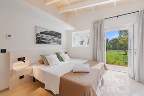 4 chambres, fer et planche à repasser, accès au Wi-Fi (inclus)